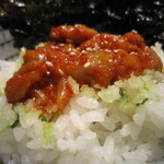 YAKINIKU MARUUSHI - 新潟県産ゴシヒカリの上にチャンジャがのってます。