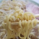 横浜家系 龍 - 麺リフト