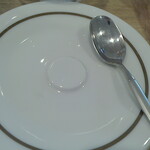 Girouette Cafe - KEY COFFEEブランドの受け皿､真ん中が凸出っ張ってるの初めて見た