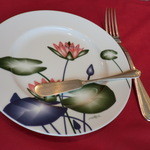 ラ・ブラッスリーシェ松尾 - ２０１２／０４／１６　お皿の模様も違うんですね(＠_＠;)