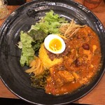 SPICY CURRY 魯珈 - 中華系の拝骨咖喱には、魯肉飯の魯珈プレートが良いとみた