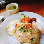 マレーカンポン - ランチ　ナシゴレン、スープ