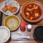 やよい軒 - 四川麻婆豆腐とから揚げの定食