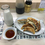 Shimmi Kaku - 焼き餃子＋牛乳