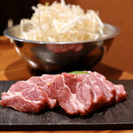 なまらむーちょ - 肩ロースともやし（2人前）