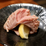 なまらむーちょ - タン