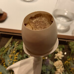 ラチュレ - 鴨のリゾット　鴨の卵の黄身　白トリュフ お米に芯があります。卵黄と混ぜると、さらに濃厚になります。白トリュフが香り。 とても好みな味わいです。