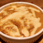 餃子とスパークリング バブルス - カレーグラタン餃子