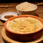 餃子とスパークリング バブルス - 炊き餃子と波へいのオデン出汁で炊いたご飯