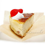 ベイクドケーキ ママン - いちごのチーズケーキ