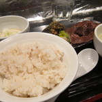 Keisuke - ご飯、スープなどついてます。
