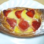 パン ドゥ ジュジュ - 2012.4. イチゴデニッシュ