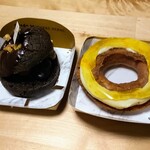 Mister Donut - ピエール・エルメ監修の「サティーヌファッション（オレンジ&パッションフルーツ&チーズクリーム）」と「モガドール（ショコラ&オレンジ&パッションフルーツ）」