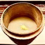 道人 - 伊勢海老の蕪餡掛け〜のっけからなんとも繊細な蕪餡掛けであろうか。薄味という括りではなく、上品な品格さえ漂わせる逸品。蕪餡掛けの中からぷりぷりながら味わいある伊勢海老ちゃん。♫