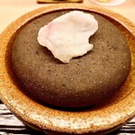 道人 - 食べ方は3通り。
      ①刺身をそのまま白子を溶いたポン酢で。
      ②石焼きした香りに軽く醬油で。
      ③刺身を醬油に浸してちょっと石焼きに。