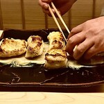 道人 - 「西京味噌自体が完成された味付けなので、邪魔しないだけですよ。」なんと勇気ある料理人。自分の色を出す足すだけの料理ではなく、あっさり引いて最高の料理を求めている。♫