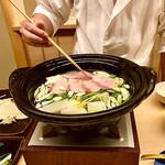 道人 - 寒鰤（舞鶴）、淀大根の鍋〜今の時期、氷見から舞鶴に移動した寒鰤は絶品。それに蕪と見紛うような淀大根の食感と香りが魅力的。