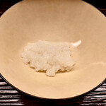 道人 - 御飯物〜土鍋で炊きたての煮えばなを頂き、お代わりは虎河豚の佃煮、氷魚（鮎稚魚）、鮪節、お新香で頂きます。