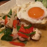 オオクサ - オオクサ親子丼（鶏ガパオライス）