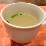 Akasakaotonanohambagu - ハンバーグランチ(200g) 1280円 の牛エキスのスープ