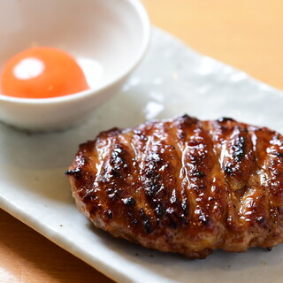 つくねをはじめ、多彩な鶏料理を気軽にお楽しみください。