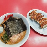 山岡家 - 味噌（味濃いめ），ギョーザ