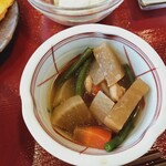 盛岡月が丘食堂 - 大根と鶏肉の煮物