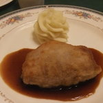 ラ･メール - 茸のクリーム煮とファグラを詰めた仔牛ロース肉のパン粉付け焼き