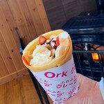 ふわふわクレープ - 料理写真:薪ストーブのあるイートインスペースでいただきました