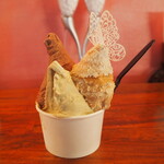 ジェラート専門店 レヴァーロ - トリプル（ショコラトリュフ、ピスタチオ、ティラミス）