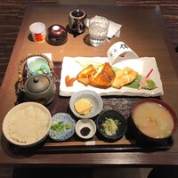 高級ブランド干物 『銀座伴助』 銀座本店 - 白身魚彩り三種定食（税込み２２００円）