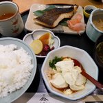 鈴波 - 鈴波定食（寄せ豆腐付き）