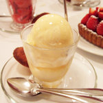 ラミティエ - アマレットのアイスクリーム(525円)