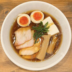 いかれたヌードル フィッシュトンズ - ・特製ウラ醤油らぁめん 1100円