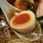 いかれたヌードル フィッシュトンズ - ・特製ウラ醤油らぁめん 1100円