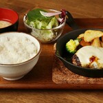 ハンバーグ専門店Hassaku - チーズトッピング