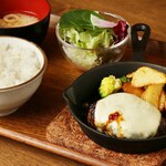 ハンバーグ専門店Hassaku - チーズトッピング