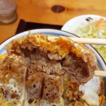 かつ義 - 玉子とじカツ丼・カツズーム