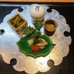 尾頭橋すみや - 八寸 鮟肝と寒干し大根、子持ち昆布とわさび菜のお浸し、牡蠣とうるいの牡蠣味噌のせと近江こんにゃく、自家製のイカの塩辛