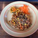 月桃食堂 - スパイスカレー(豆と挽肉あと野菜)