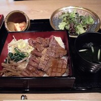北新地 肉料理 名門 - 