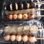 飛騨だんご　岩野 - お醤油・とろろ昆布・海苔巻だんご。