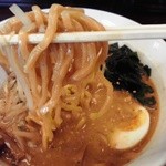 がむしゃら - こく味噌らーめんの麺