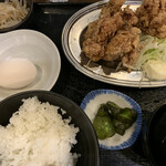 Iroriya - 唐揚げ定食700円