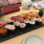 Sushiyakichijou - 上寿司？を1人前頼んで2人で食べます