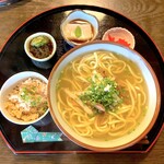 茶房　かーら家食堂 - 八重山そば（650円）＆定食セット（400円）