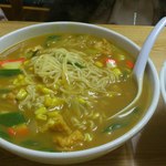 そば松 - 人気を二分するカレーラーメン。揚げとコーンがカレーに絡まって最高です