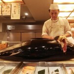 Appare Sushi - 毎週金曜日午後7時からマグロ解体ショー❗️