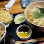 天つる - Bセット(とり天２ケ)温かけ、うどん増量1.5玉