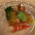 はらまさ - 車エビ、赤貝、春の野菜前菜 菜の花、キニラ、そら豆の春の野菜とジュレ。赤貝は紐も。 バランスがとてもいい。赤貝が新鮮！とても美味しい。